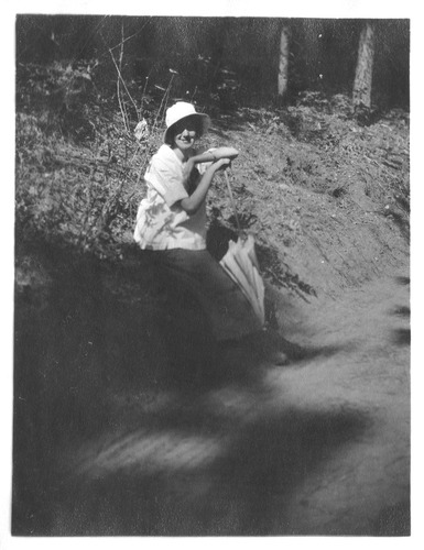 Click to see PIC 6-CAI 315 of Cairns family album (PIC 6-CAI)