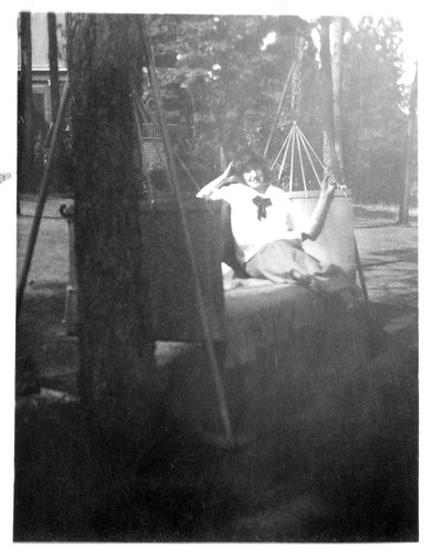 Click to see PIC 6-CAI 319 of Cairns family album (PIC 6-CAI)
