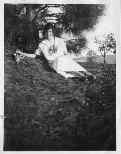 Click to see PIC 6-CAI 321 of Cairns family album (PIC 6-CAI)
