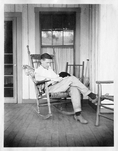 Click to see PIC 6-CAI 322 of Cairns family album (PIC 6-CAI)