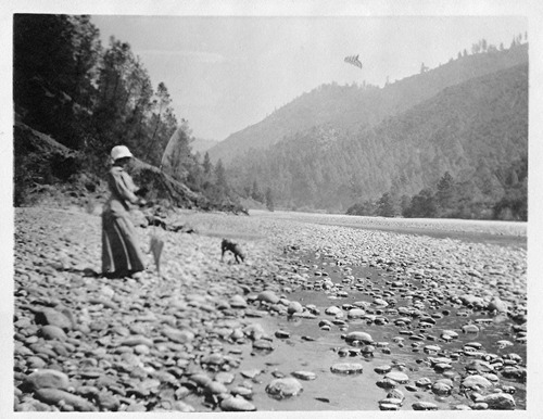 Click to see PIC 6-CAI 324 of Cairns family album (PIC 6-CAI)