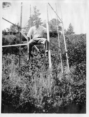 Click to see PIC 6-CAI 325 of Cairns family album (PIC 6-CAI)