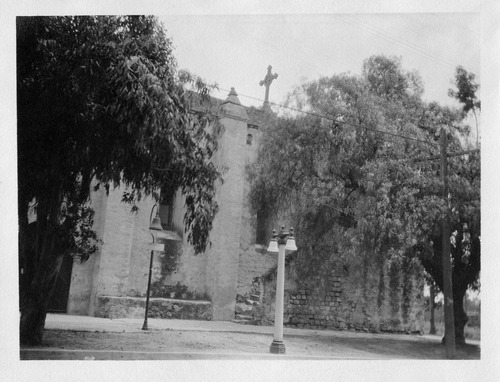 Click to see PIC 6-CAI 329 of Cairns family album (PIC 6-CAI)