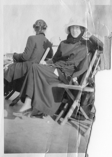 Click to see PIC 6-CAI 331 of Cairns family album (PIC 6-CAI)