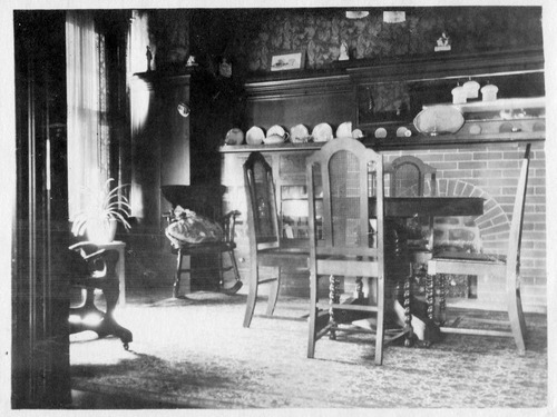 Click to see PIC 6-CAI 334 of Cairns family album (PIC 6-CAI)