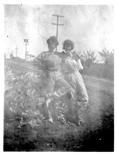 Click to see PIC 6-CAI 339 of Cairns family album (PIC 6-CAI)