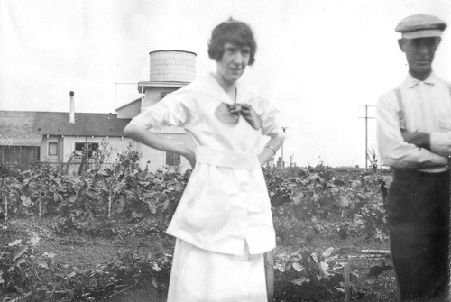 Click to see PIC 6-CAI 346 of Cairns family album (PIC 6-CAI)