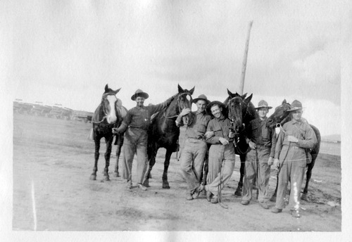 Click to see PIC 6-CAI 355 of Cairns family album (PIC 6-CAI)