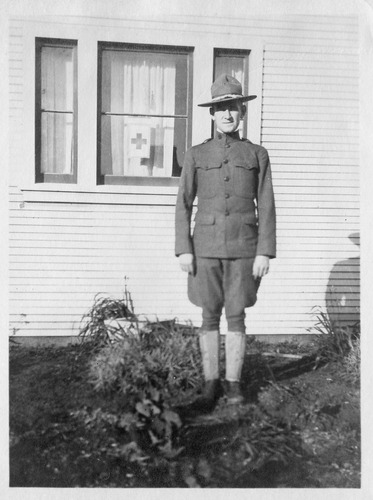 Click to see PIC 6-CAI 377 of Cairns family album (PIC 6-CAI)
