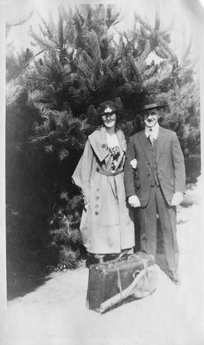 Click to see PIC 6-CAI 389 of Cairns family album (PIC 6-CAI)