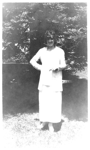 Click to see PIC 6-CAI 390 of Cairns family album (PIC 6-CAI)