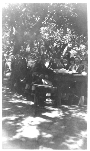 Click to see PIC 6-CAI 393 of Cairns family album (PIC 6-CAI)