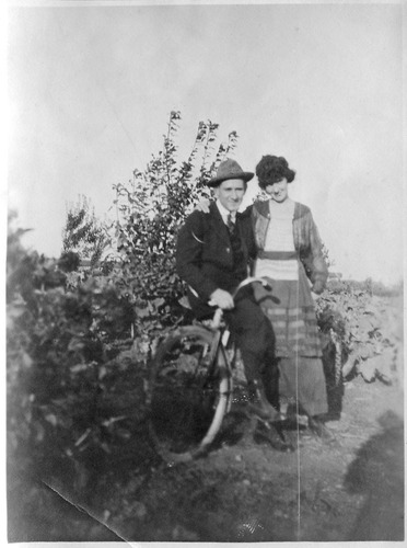 Click to see PIC 6-CAI 394 of Cairns family album (PIC 6-CAI)