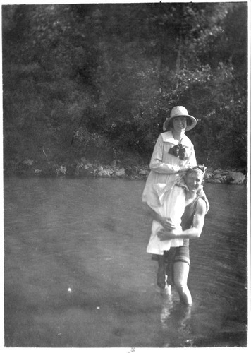 Click to see PIC 6-CAI 401 of Cairns family album (PIC 6-CAI)
