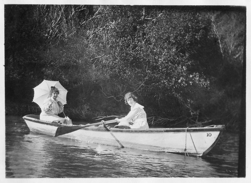 Click to see PIC 6-CAI 413 of Cairns family album (PIC 6-CAI)
