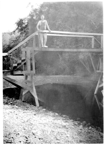 Click to see PIC 6-CAI 415 of Cairns family album (PIC 6-CAI)