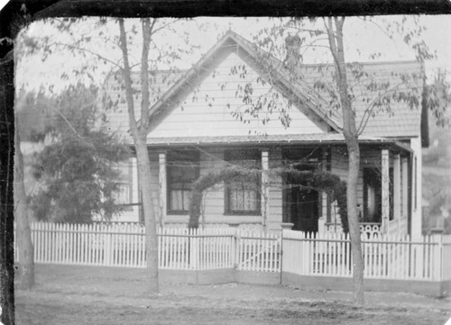 Click to see PIC 6-CHA 309 of Chapman Collection (PIC 6-CHA)