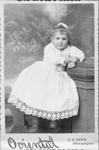 Click to see PIC 6-CHA 484 & 484B of Chapman Collection (PIC 6-CHA)