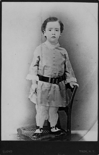 Click to see PIC 6-CHA 562 & 562B of Chapman Collection (PIC 6-CHA)