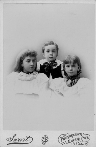 Click to see PIC 6-CHA 566 & 566B of Chapman Collection (PIC 6-CHA)