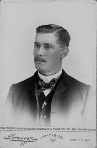 Click to see PIC 6-CHA 572 & 572B of Chapman Collection (PIC 6-CHA)