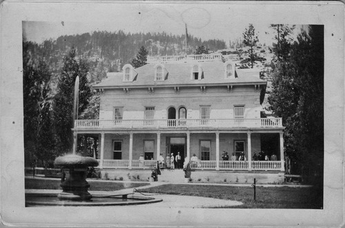 Click to see PIC 6-CHA 583 & 583B of Chapman Collection (PIC 6-CHA)