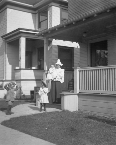 Click to see PIC 6-CHA-NEG 106 of Chapman Collection (PIC 6-CHA)