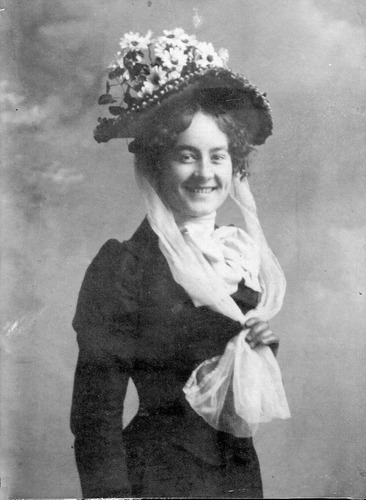 Click to see PIC 6-CHE 62 of Ruth Chesney Collection (PIC 6-CHE)