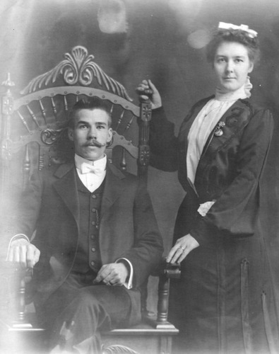 Click to see PIC 6-COU 6 of Unidentified couples (PIC 6-COU)