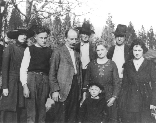 Click to see PIC 6-GEA 4 A & B of Gearhart Family (PIC 6-GEA)