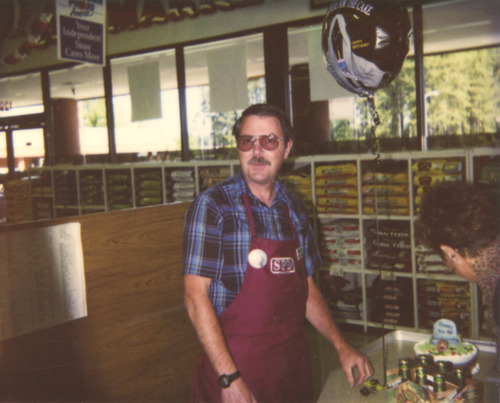 Click to see PIC 6-MAH 31 of Mahaffey Family album (PIC 6-MAH)