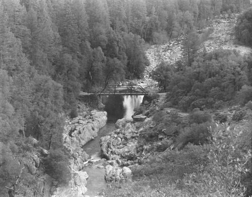Click to view Maybert Bridge (PIC 6-MAY) Maybert Bridge (PIC 6-MAY)