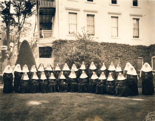Click to see PIC 6-ST. MARY'S 19 (SOM GV-SISTERS, SUMMER 1930) of Mount St. Mary's (PIC 6-ST. MARY'S)