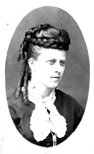 Click to see PIC 6-WOM 6 of Unidentified women (PIC 6-WOM)