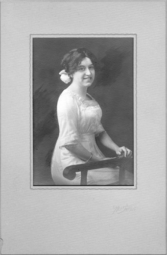 Click to see PIC 6-WOM 14 of Unidentified women (PIC 6-WOM)
