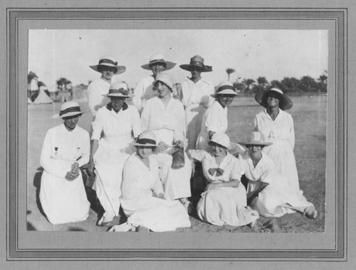Click to see PIC 6-WOM 19 of Unidentified women (PIC 6-WOM)