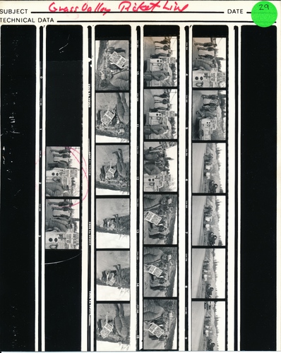 Click to see PIC 7-CARTER 29-1 of Picket Line for 1985 Hansen Bros Strike (PIC 7-CARTER 29)