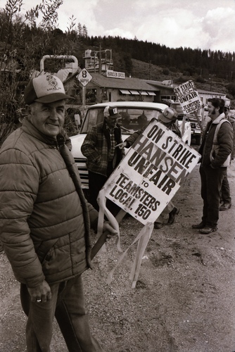 Picket Line for 1985 Hansen Bros Strike (PIC 7-CARTER 29)