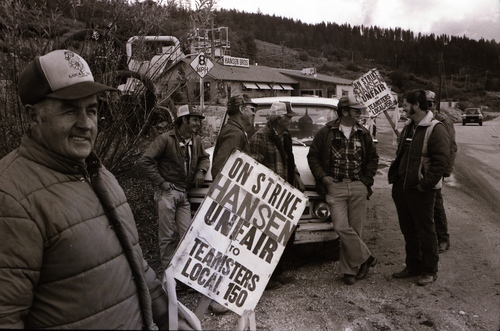 Click to see PIC 7-CARTER 29-8 of Picket Line for 1985 Hansen Bros Strike (PIC 7-CARTER 29)