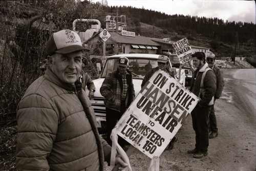 Click to see PIC 7-CARTER 29-10 of Picket Line for 1985 Hansen Bros Strike (PIC 7-CARTER 29)