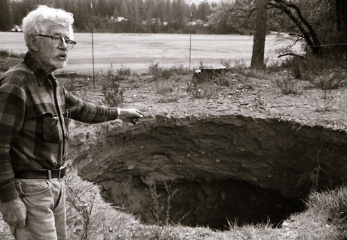 Click to view Sinkhole Above The Rood Center (PIC 7-CARTER 2) Sinkhole Above The Rood Center (PIC 7-CARTER 2)