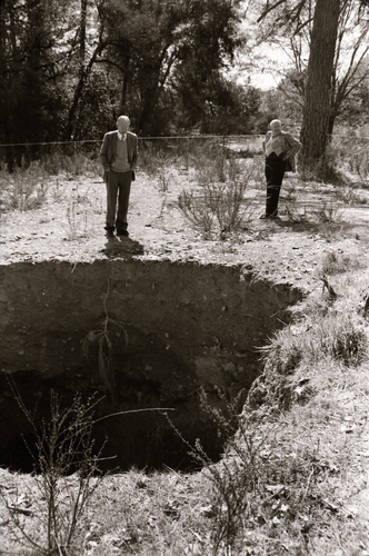 Click to see PIC 7-CARTER 2-7 of Sinkhole Above The Rood Center (PIC 7-CARTER 2)