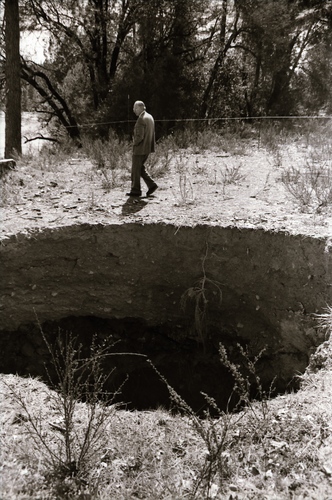 Click to see PIC 7-CARTER 2-8 of Sinkhole Above The Rood Center (PIC 7-CARTER 2)