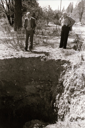 Click to see PIC 7-CARTER 2-9 of Sinkhole Above The Rood Center (PIC 7-CARTER 2)