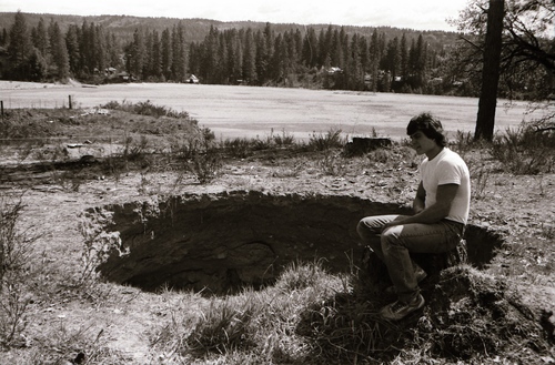 Click to see PIC 7-CARTER 2-14 of Sinkhole Above The Rood Center (PIC 7-CARTER 2)