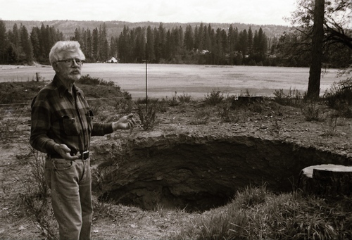 Click to see PIC 7-CARTER 2-17 of Sinkhole Above The Rood Center (PIC 7-CARTER 2)