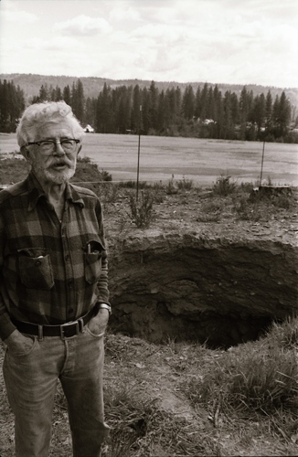Click to see PIC 7-CARTER 2-19 of Sinkhole Above The Rood Center (PIC 7-CARTER 2)