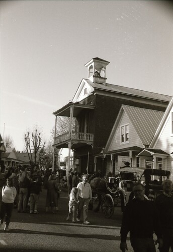 Click to see PIC 7-CARTER 65-9 of Victorian Christmas (PIC 7-CARTER 65)